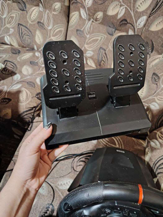 Волан с педали за компютър или лаптоп