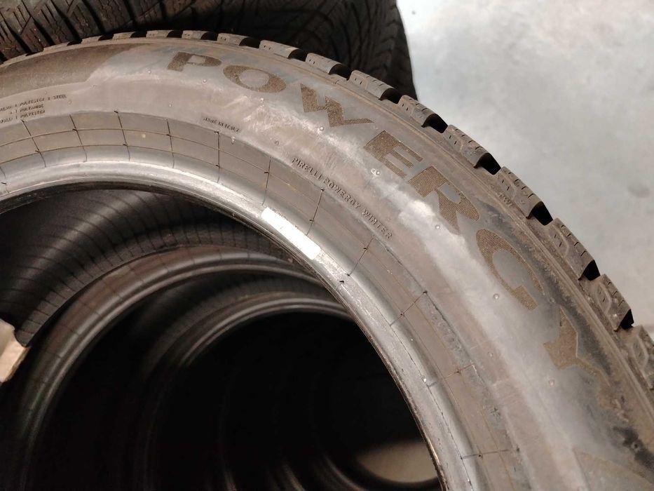 2бр. зимни гуми 215/55/18 Pirelli