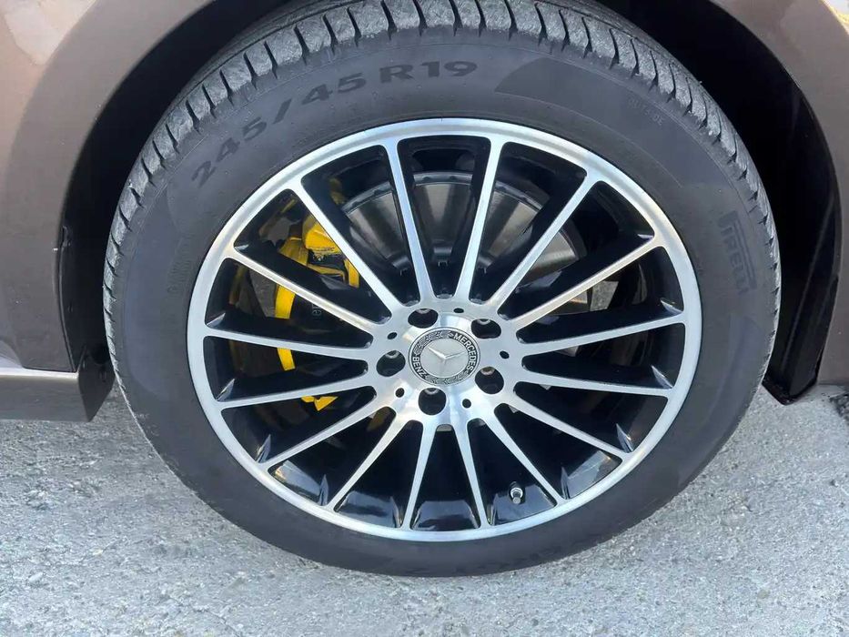 Mercedes V Class 250 4MATIC