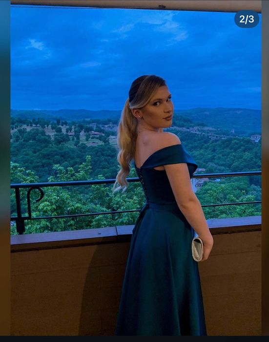 Сатенена бална рокля