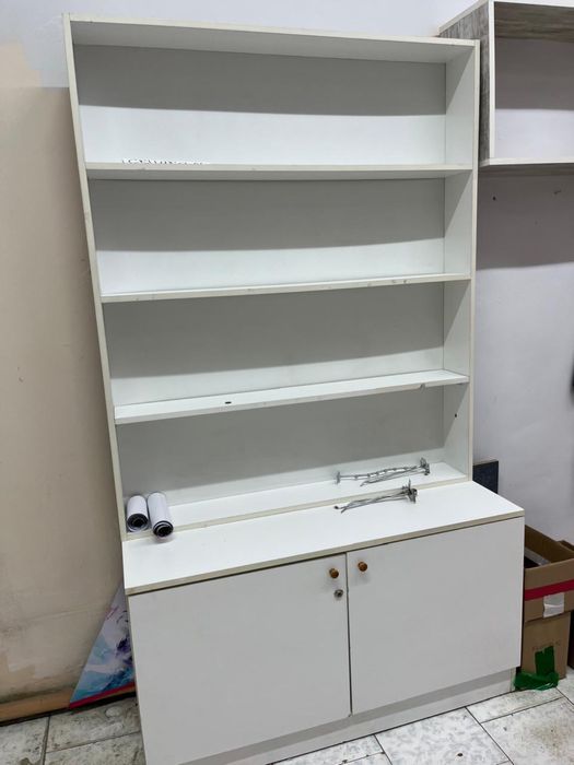 Шкафчик и стол для работы