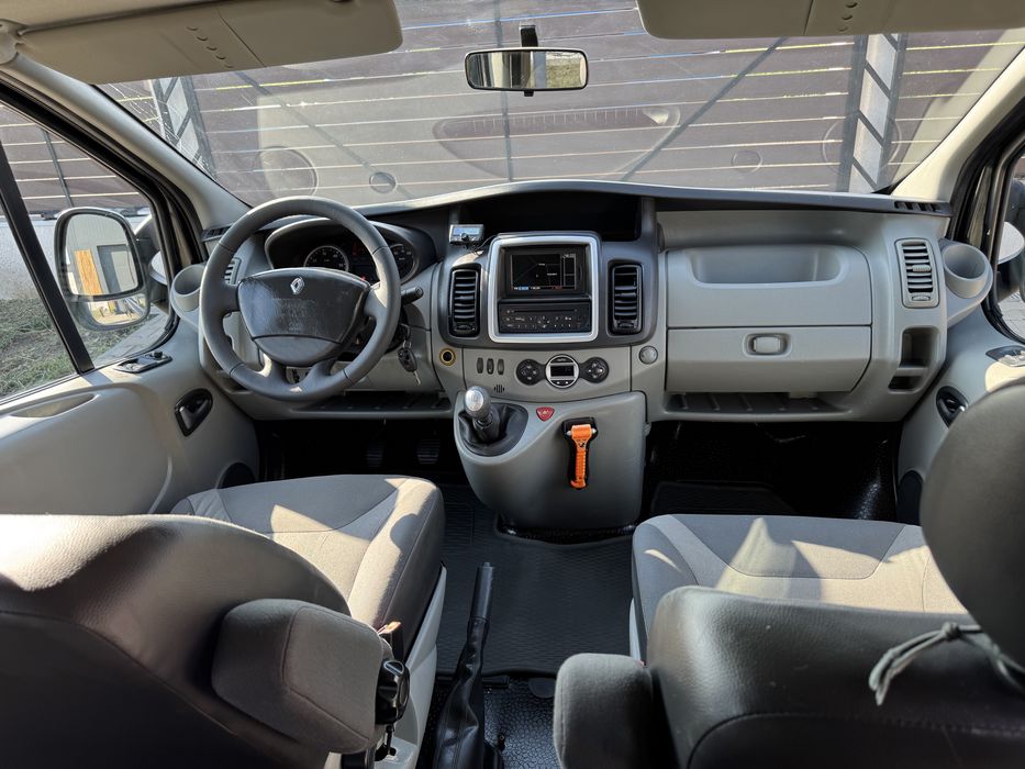 RENAULT Trafic 2012 — imagine 3