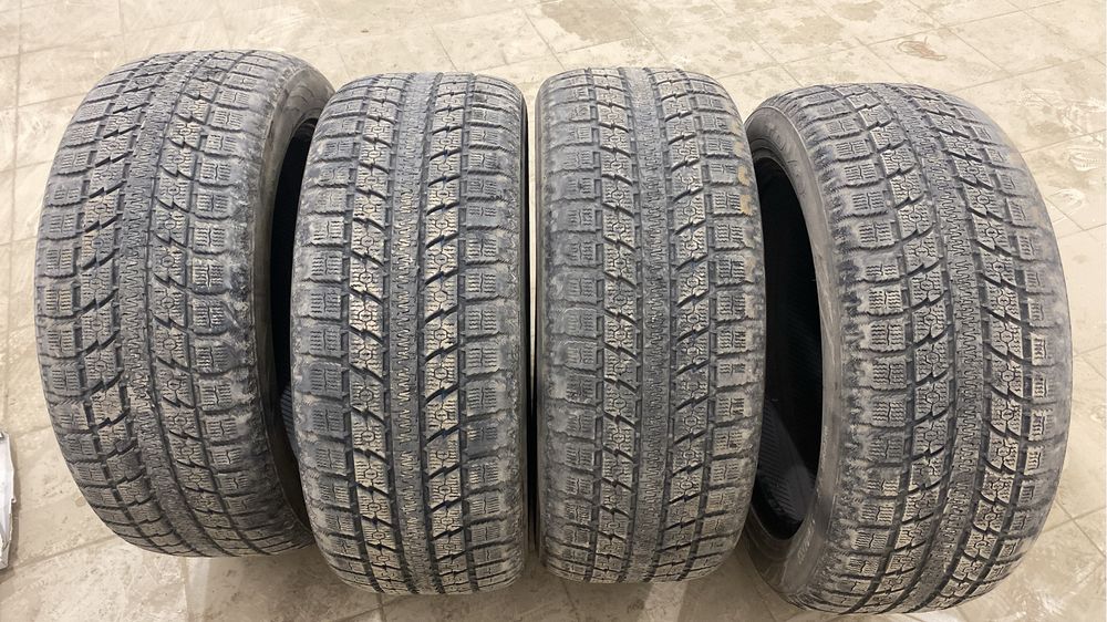 Продается зимние шины 275/50/21