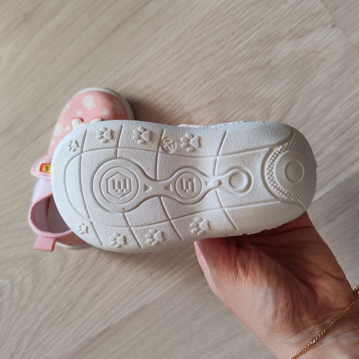 Продам детские макасины