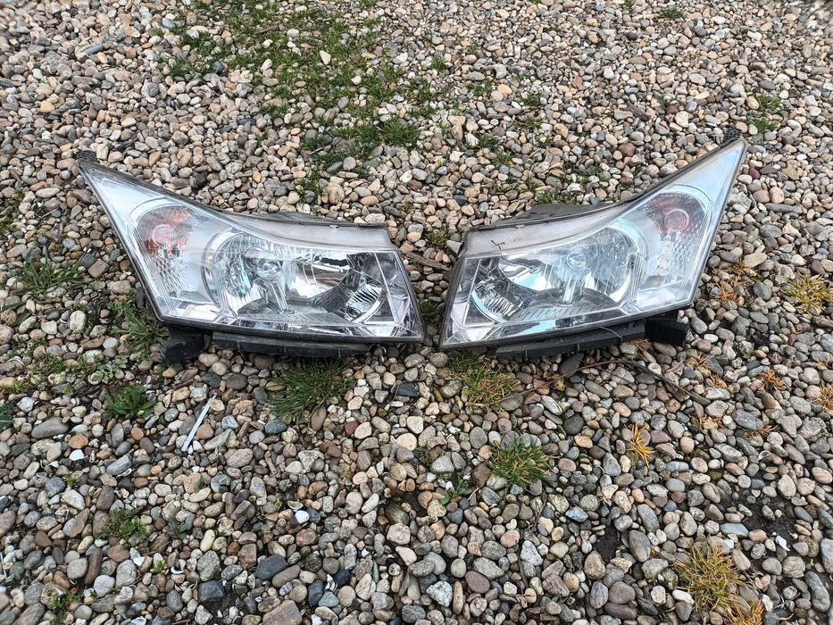 ляв и десен фар за шевролет круз CHEVROLET CRUZE