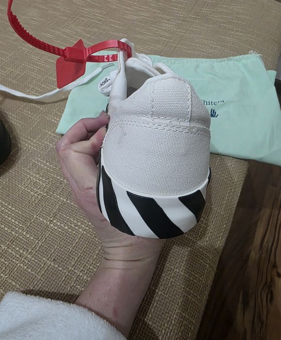 Adidasi off white dama