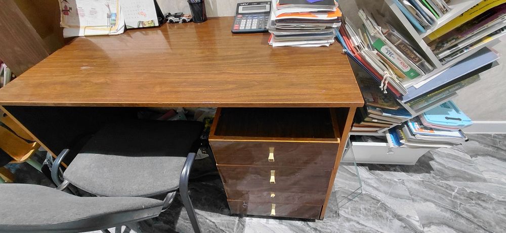 Писменный стол, книжная полка БУ