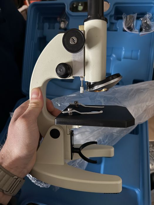 Продам микроскоп учебный