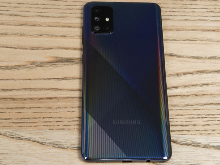 Продам Samsung A71 срочно