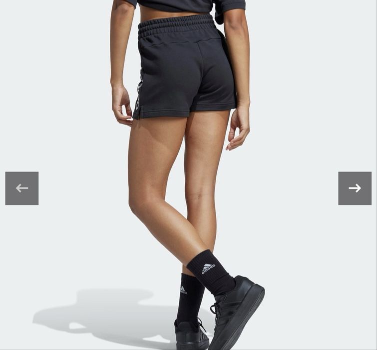 Къси панталлони Адидас с етикет