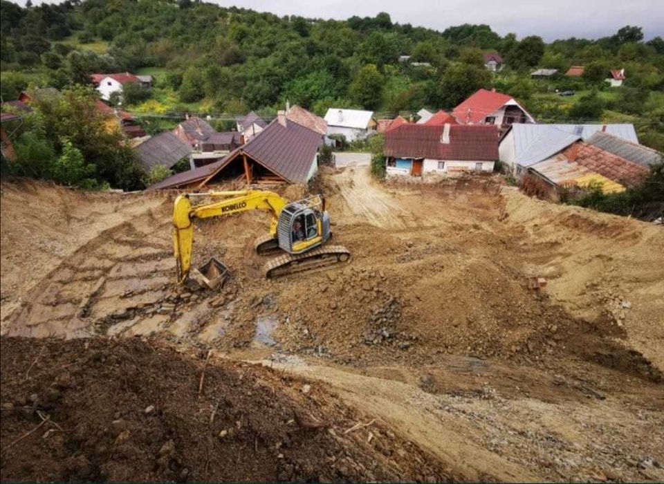 Excavator senile Kobelco SK235SR INCHIRIERE/VANZARE