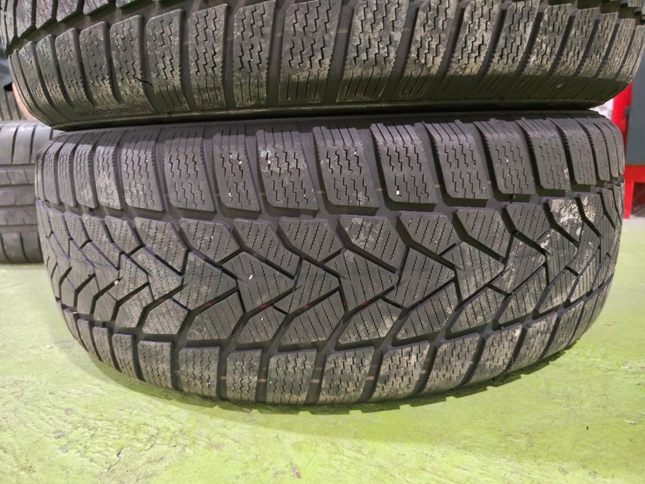 4 бр зимни 215/55/17 Uniroyal 23г