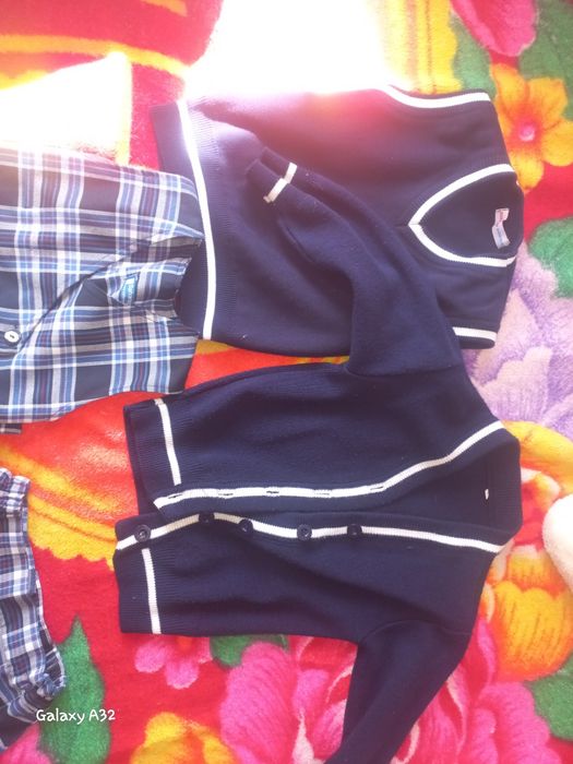 Продам школьную форму на девочку 6-7 лет