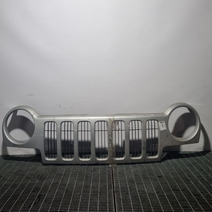 Grila fata Jeep Cherokee III 2001 - 2008 (515) Garantie