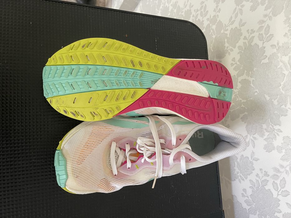 Продам кроссовки Reebok б/у, размер 40