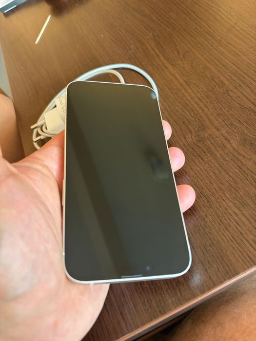 Продавам Iphone 14