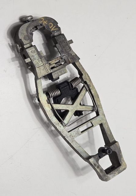 Suport maner stanga 1T0837885A Volkswagen VW Touran  seria