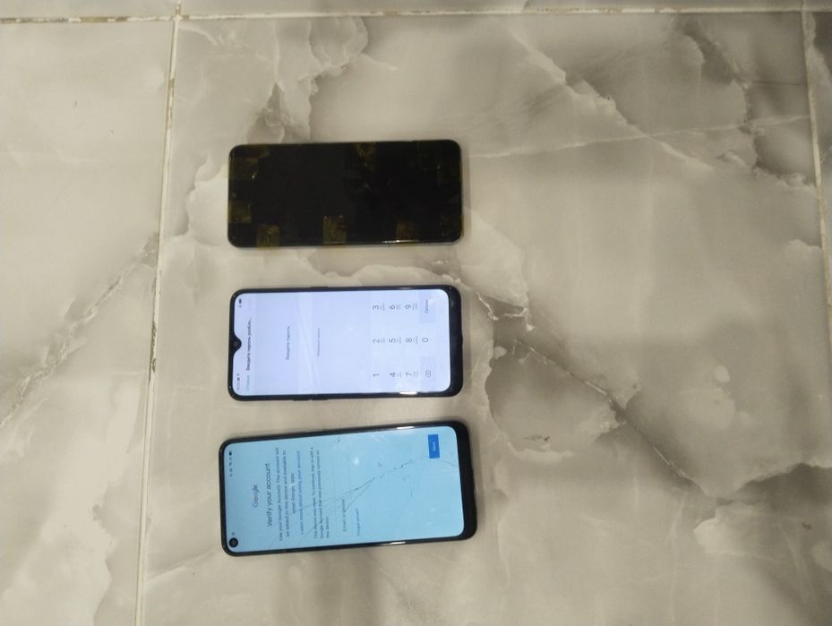 Продам 3 телефона