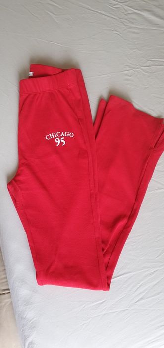 Pantaloni trening evazați