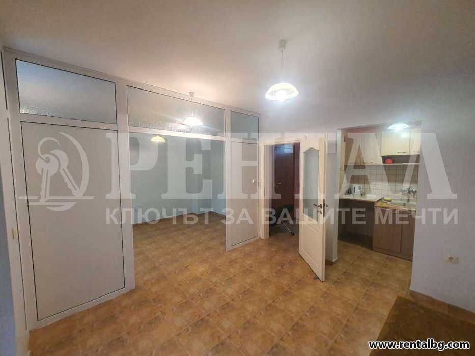 Дава се под наем Офис в Пловдив, Център - 65 кв.м за 450 € - Снимка #1
