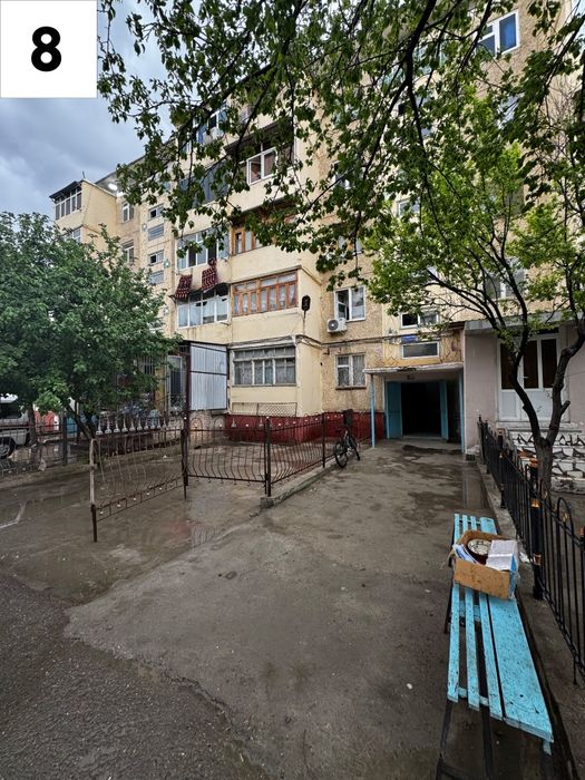 СРОЧНО! Конечка томонда Диёр маркет олдида 3 хоналик квартира сотилади