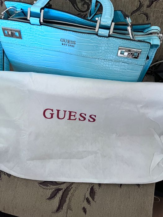 Дамска чанта Guess