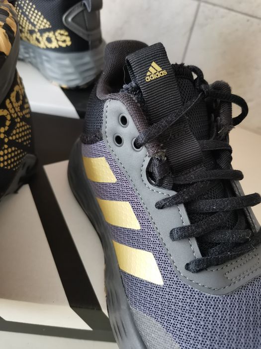 Adidas inalti marimea 34 doua perechi identice