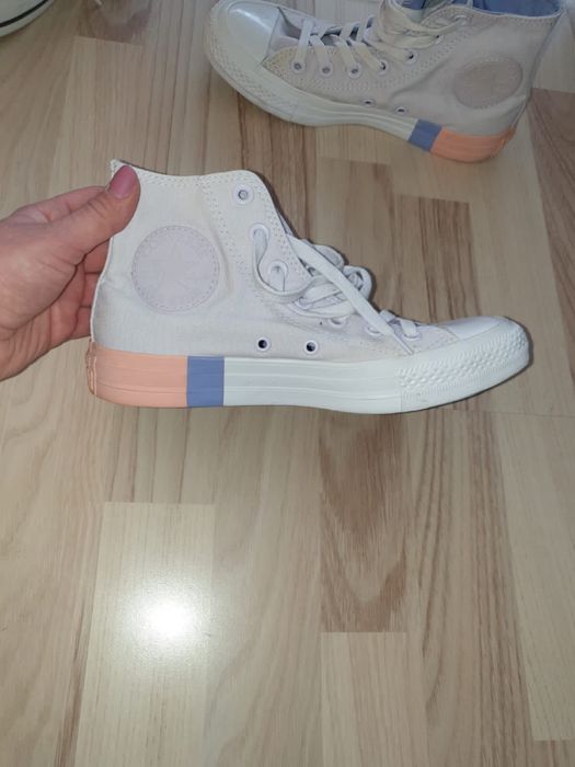 Converse Pentru Femei