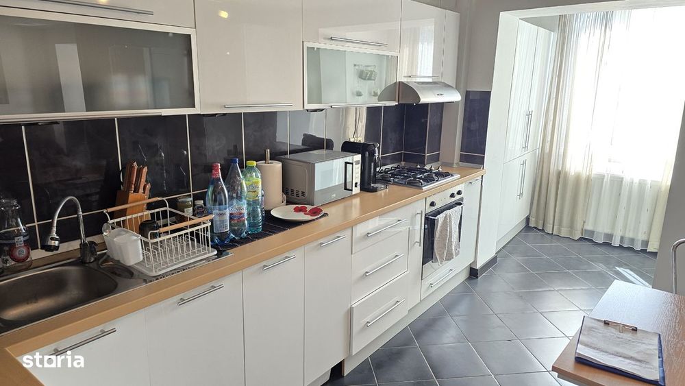 Vand apartament 3 camere decomandat Deva, Dorobanti, etaj 1, mobilat