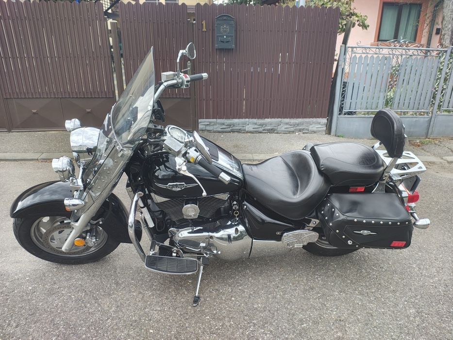 Suzuki boulevard c90T