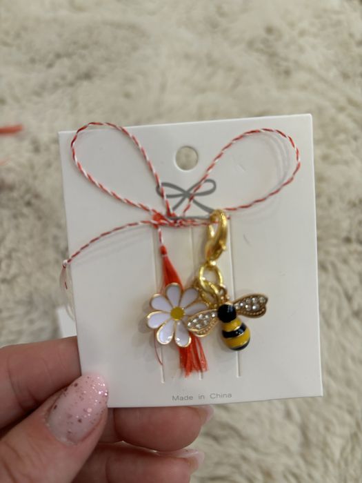 Martisoare albinuta breloc 10 buc