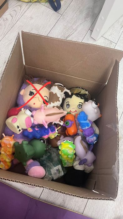 Пакет игрушки и сумки для девочки  бу
Продам за все 2500 тенге