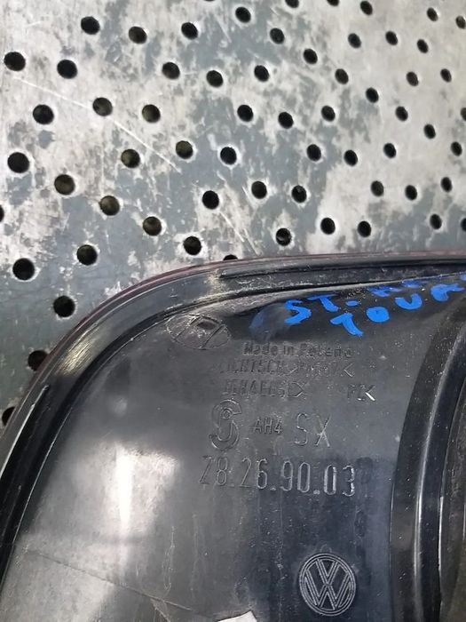 Stop tripla lampa stanga haion vw touareg 7l facelift 28269003
