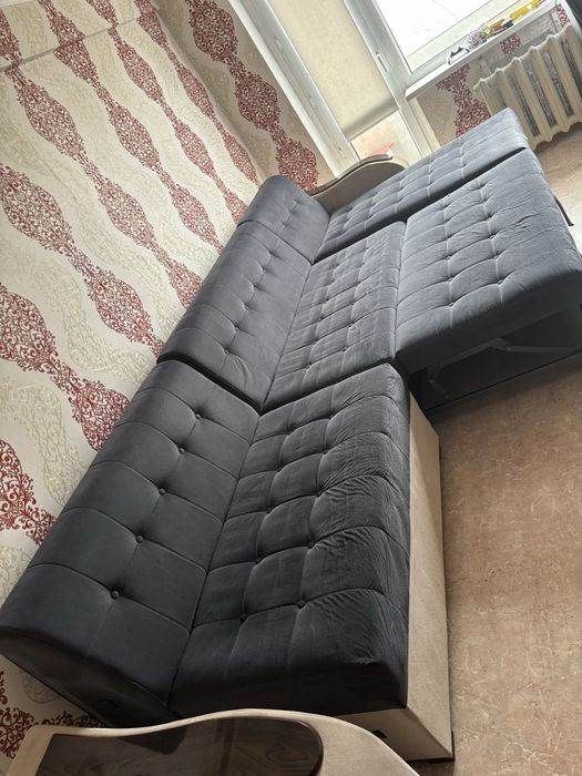 Продоется угловой гловой диван