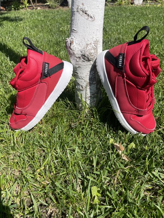 Jordani 23 rosii