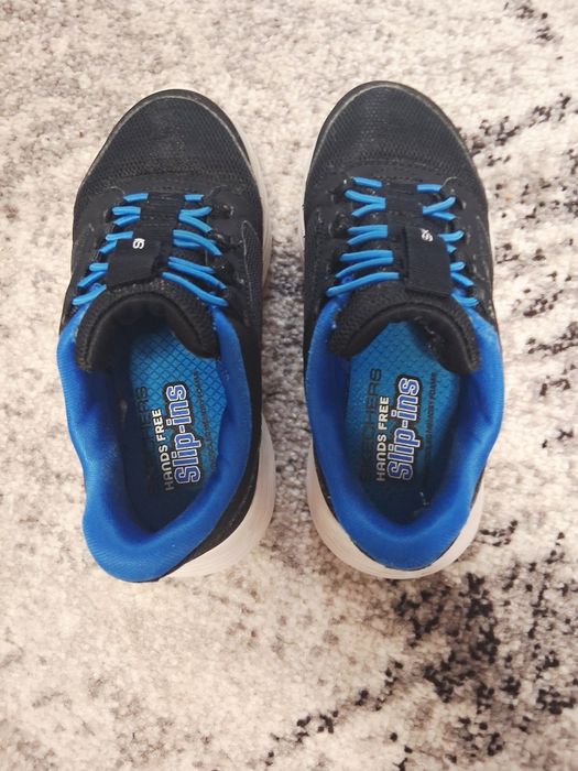 Adidasi skechers baietel marimea 28