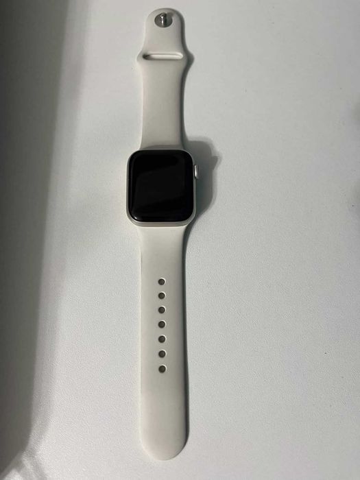 Apple Watch SE 2 Gen (2022) 40 мм starlight-бежевый