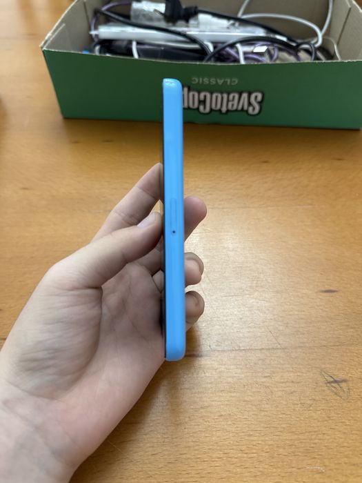 Iphone 5c в хорошем состоянии