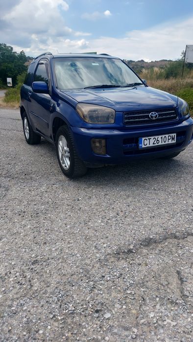 продавам тойота раф 4 много добро състояние бензин всичко платено