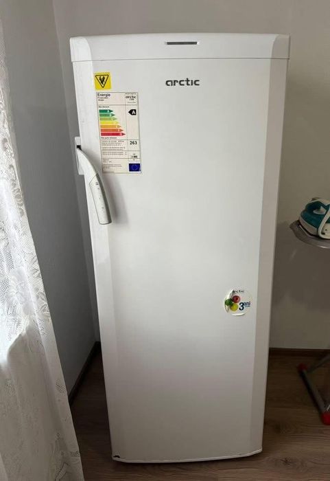 Lada frigorifica 190 de litri arctic