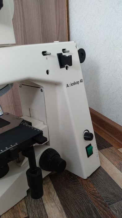 микроскоп ZEIZZ .