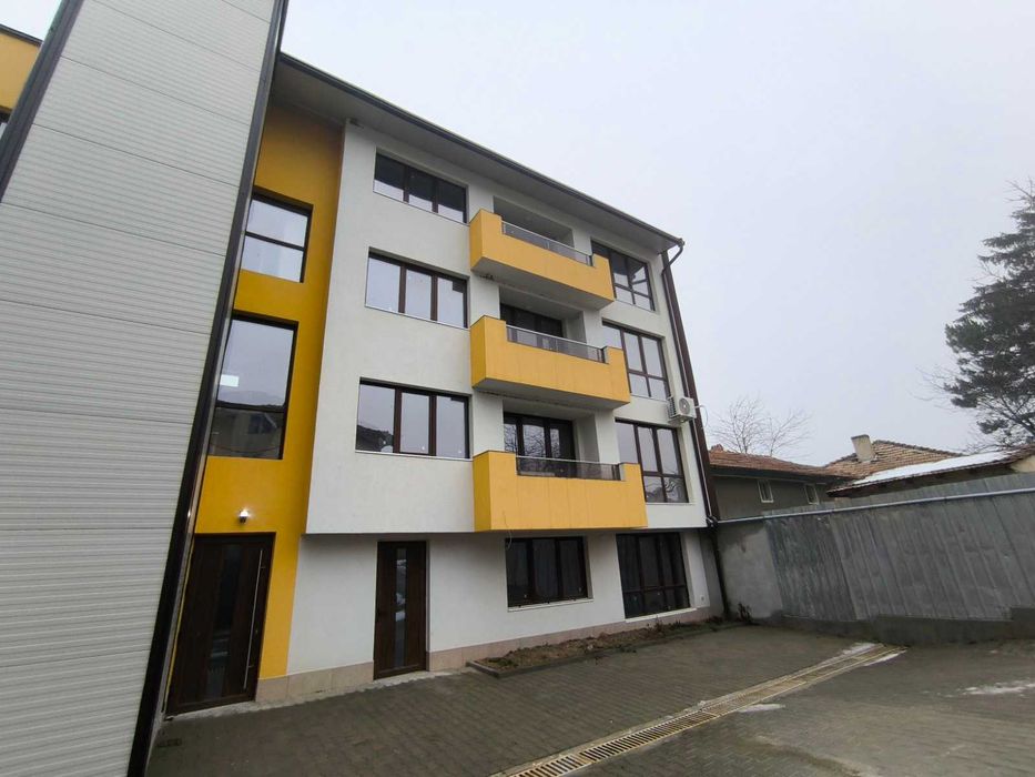 Продава се Тристаен апартамент в Разград, Житница - 146 кв.м за 396 €/кв.м - Снимка #2