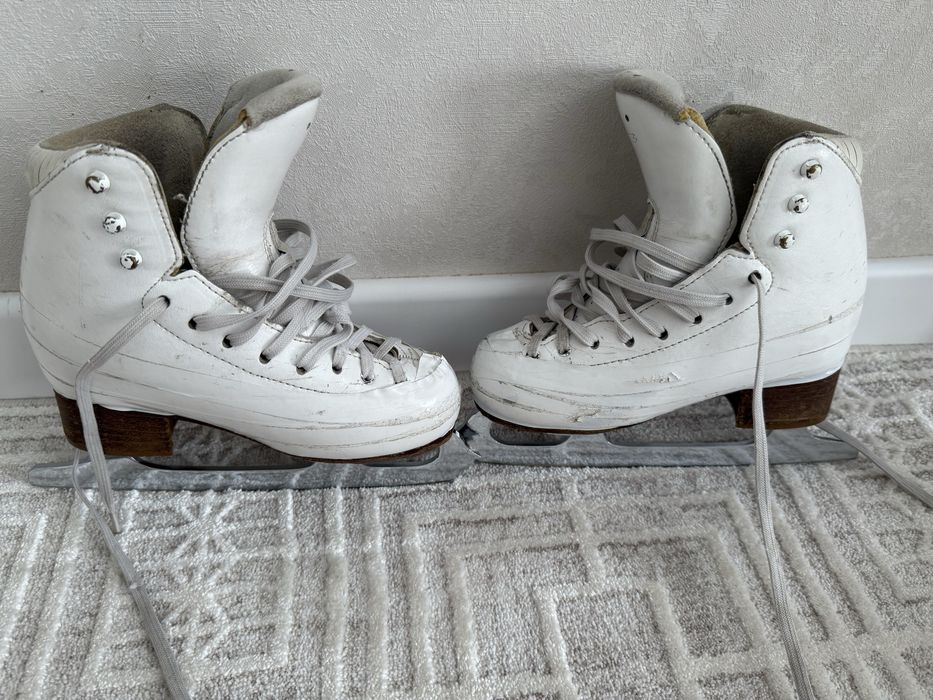 Продам профессиональные коньки