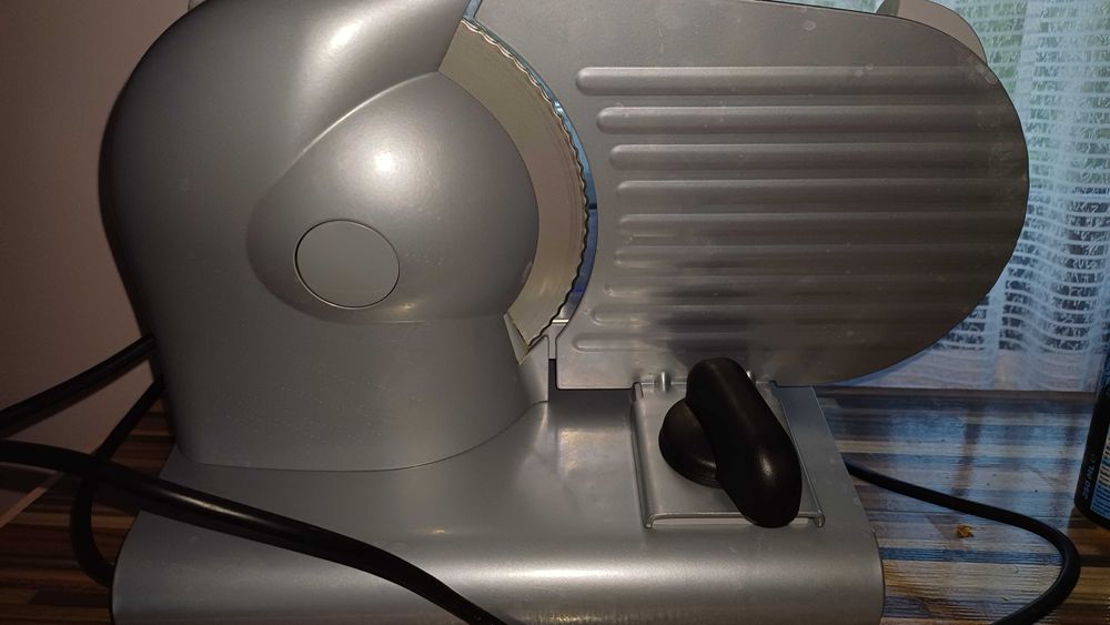 Електрически нож GORENJE R506E