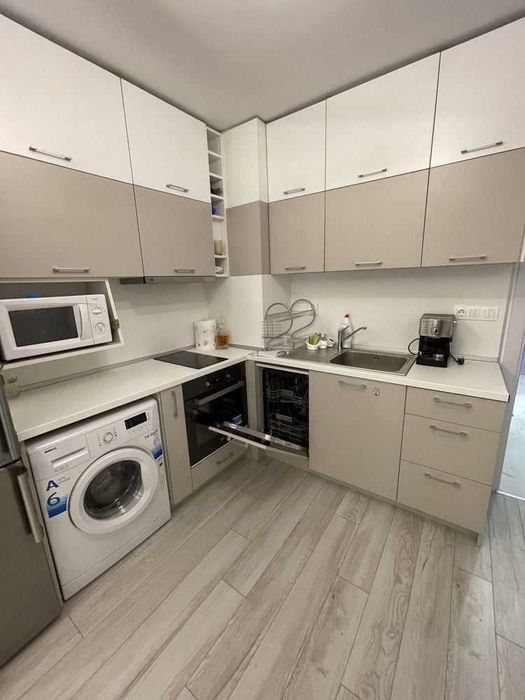 Дава се под наем Двустаен апартамент в София, Зона Б-18 - 68 кв.м за 561 € - Снимка #2