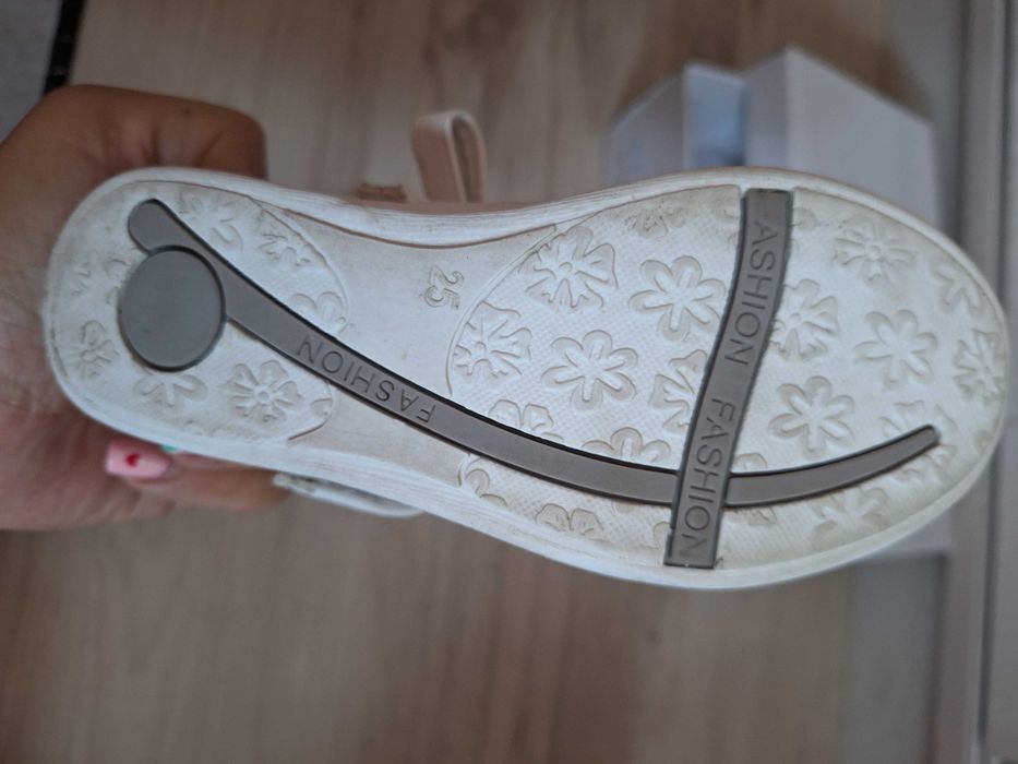 Детски сандали размер 25