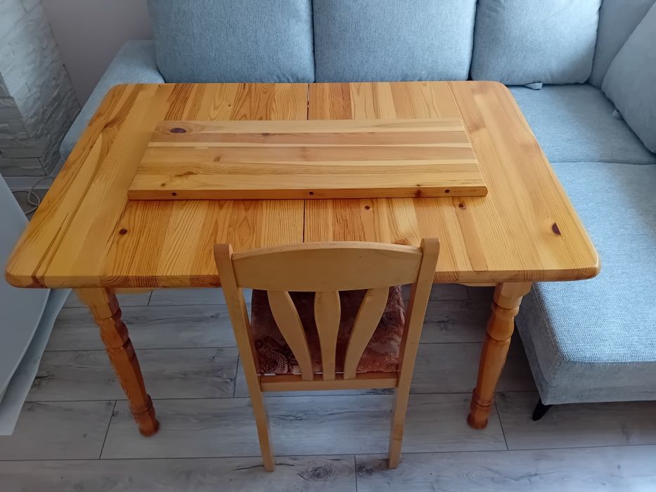 Дървена разтегателна трапезна маса