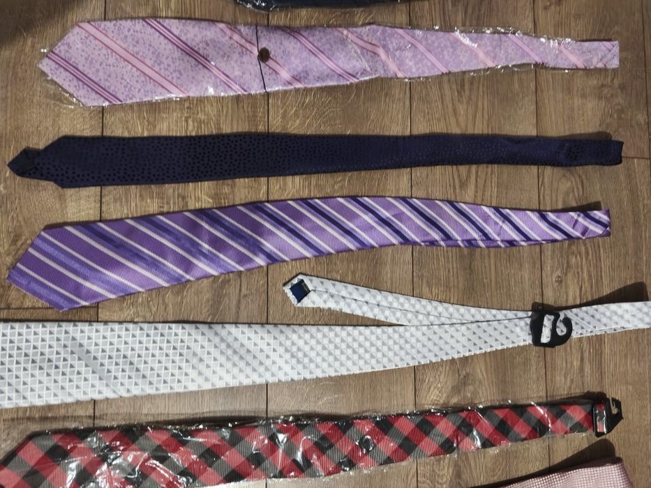 Галстуки новые разных цветов