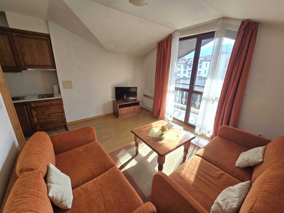 Tристаен апартамент с фронтална гледка към Пирин планина