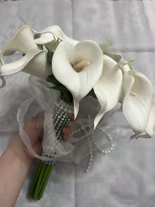 Искусственные лилии для свадьбы